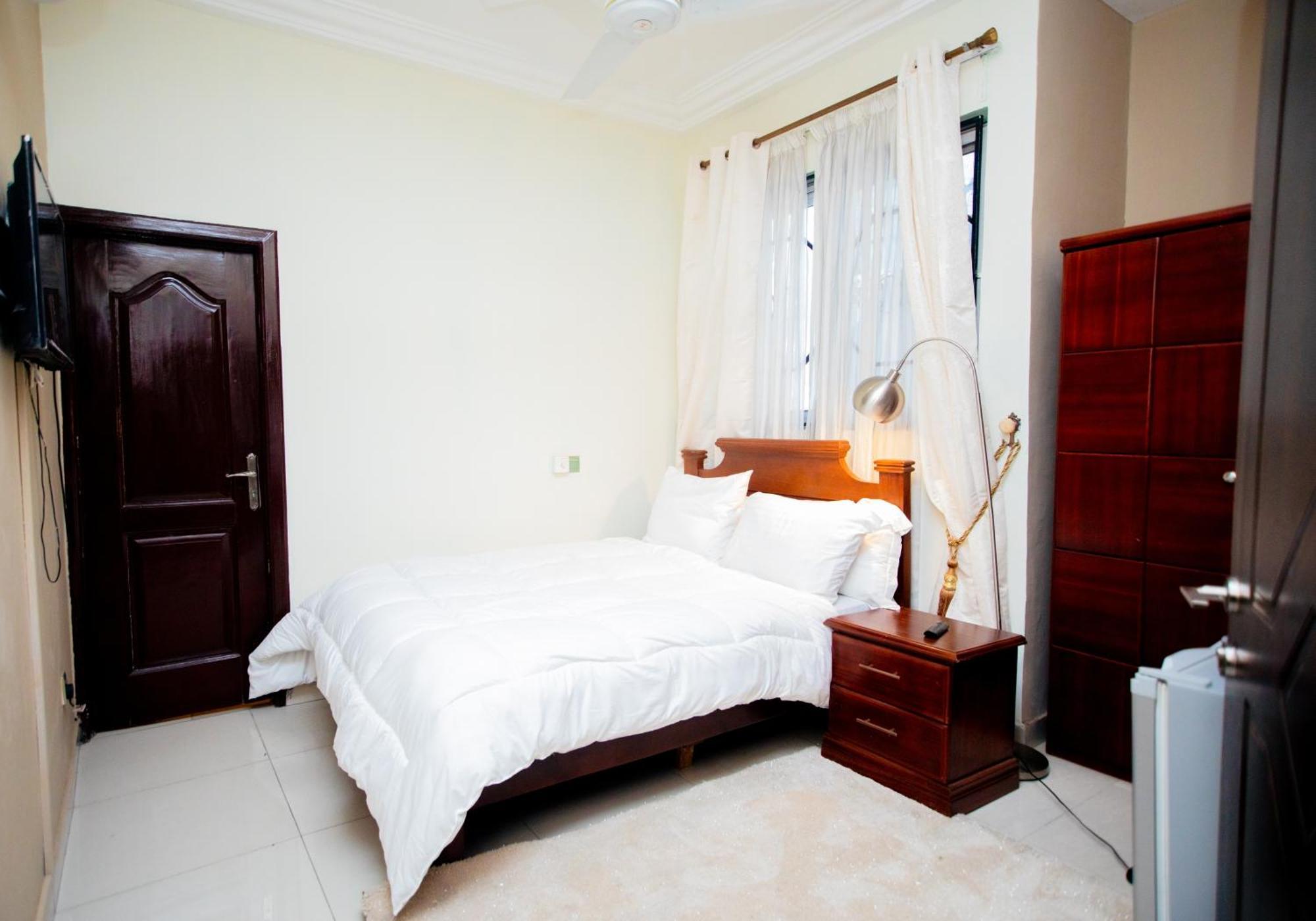 Aduk Guest House Airport City Akra Zewnętrze zdjęcie